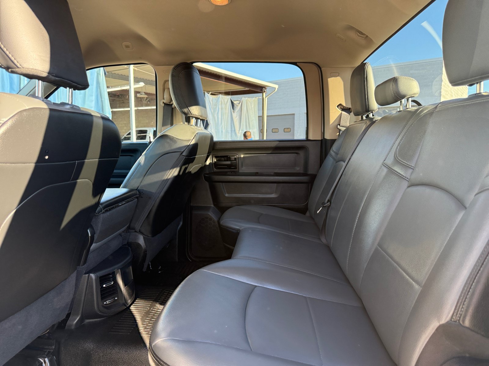 Used 2020 RAM 3500 Tradesman w/ Chrome Appearance Group AWD/4WD image 17