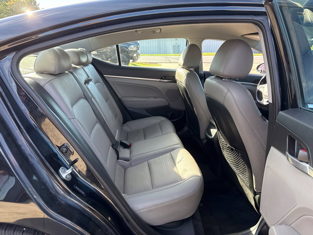 Used 2017 Hyundai Elantra Limited FWD image 12