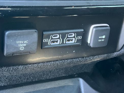 Used 2022 Jeep Wagoneer Series III w/ Flexible Seating Group image 22