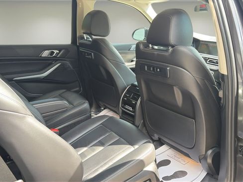 Used 2022 BMW X7 xDrive40i w/ Cold Weather Package AWD/4WD image 12