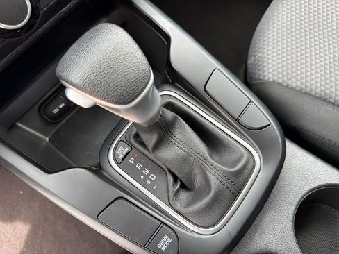 Used 2025 Kia Soul LX image 37