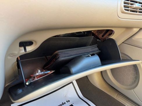 Used 2005 Ford Taurus SEL image 21