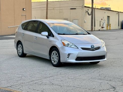 Used 2012 Toyota Prius V Three FWD image 9
