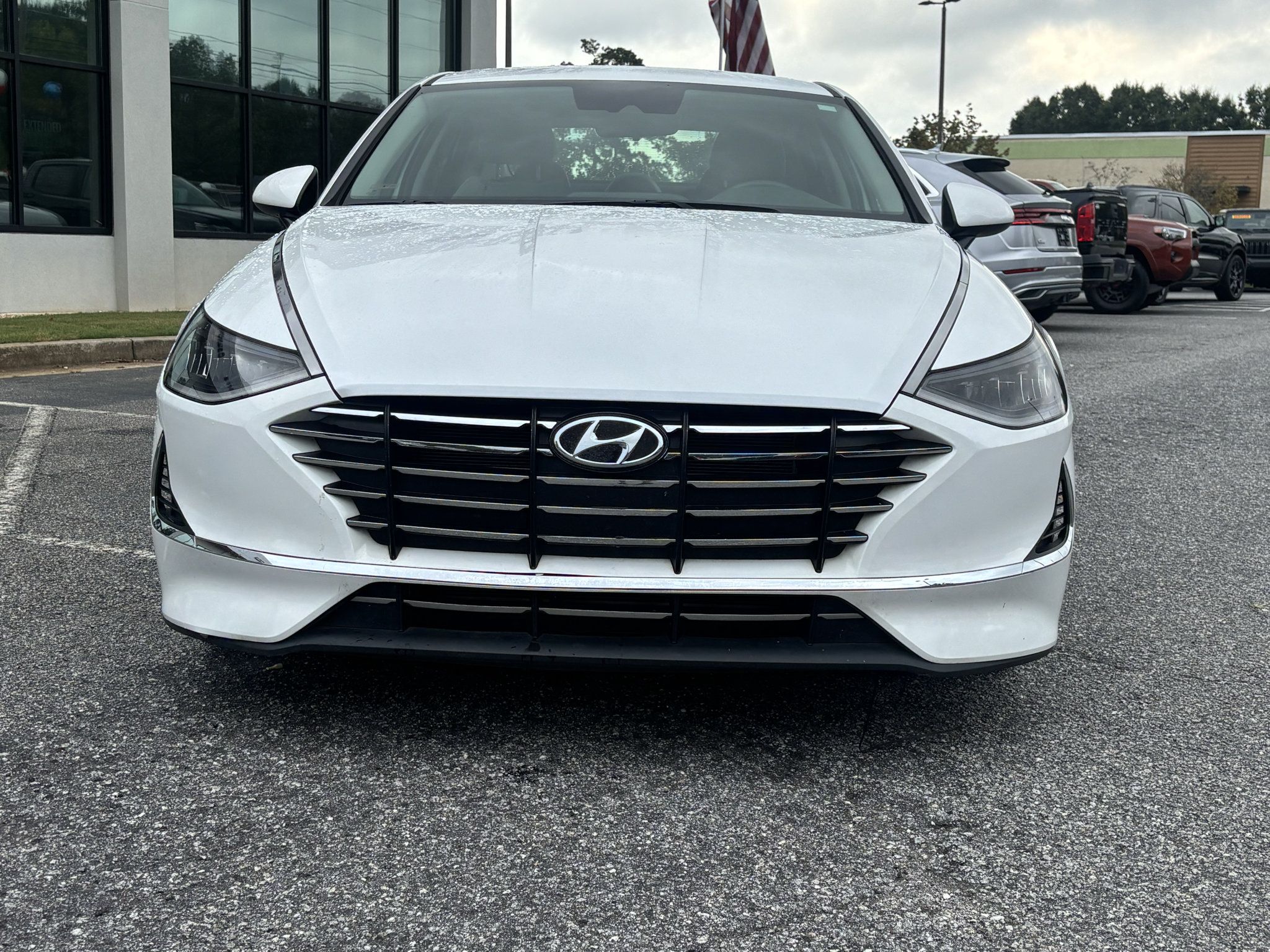 Used 2022 Hyundai Sonata SE FWD image 2