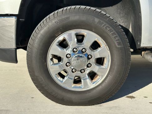 Used 2011 GMC Sierra 2500 SLT w/ SLT Convenience Package image 32