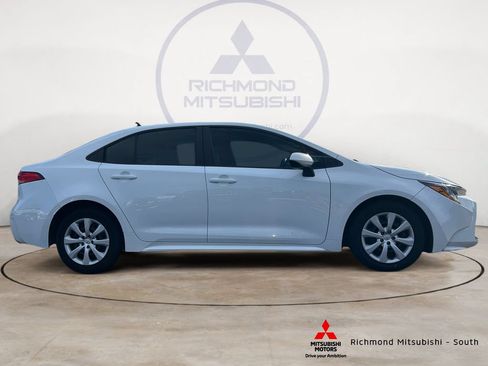Used 2024 Toyota Corolla LE FWD image 2