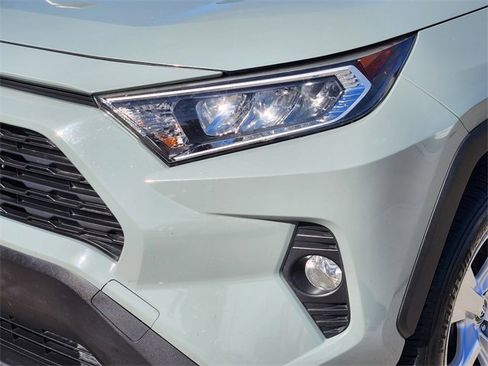 Used 2019 Toyota RAV4 XLE image 6