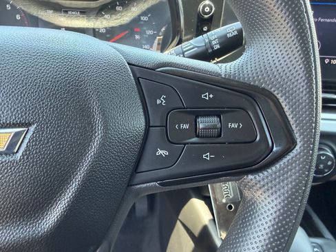 Used 2025 Chevrolet Trax LS FWD image 19