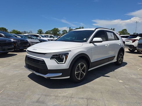 New 2026 Kia Niro LX FWD image 4