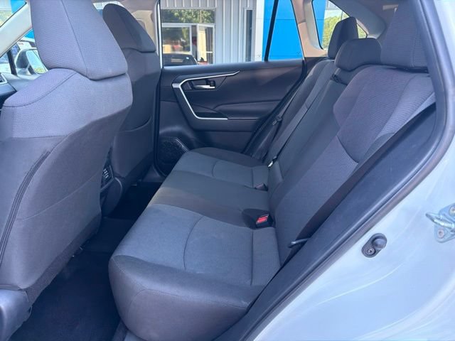Used 2025 Toyota RAV4 XLE FWD image 16