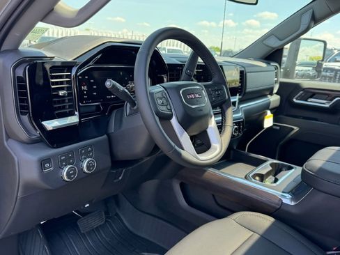New 2026 GMC Sierra 2500 SLT w/ SLT Premium Package AWD/4WD image 19
