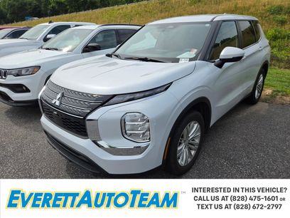 Used 2024 Mitsubishi Outlander ES