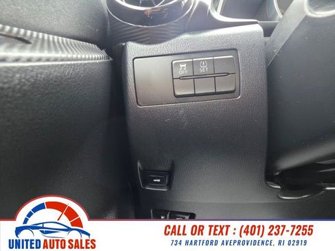 Used 2018 Toyota Yaris iA FWD image 17