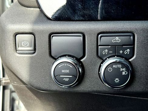 Used 2024 GMC Sierra 1500 SLE image 17