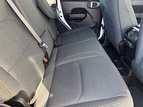 Used 2024 Jeep Wrangler Unlimited w/ Convenience Group image 14