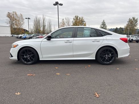 Used 2022 Honda Civic Sport image 4