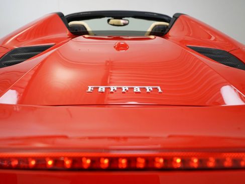 Used 2016 Ferrari 488 Spider image 27