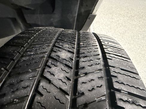 Used 2024 RAM 2500 Big Horn w/ Bed Utility Group image 33