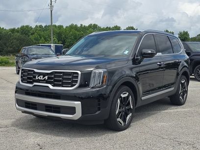 Used 2024 Kia Telluride S w/ S Sunroof Package