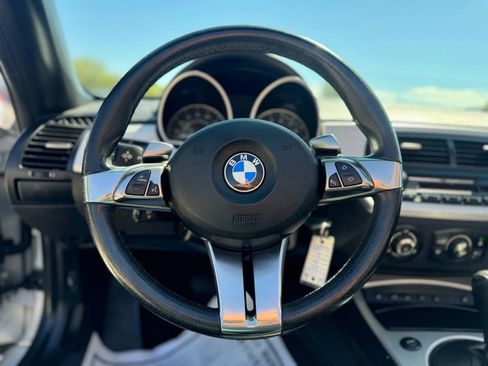 Used 2006 BMW Z4 3.0i RWD image 16