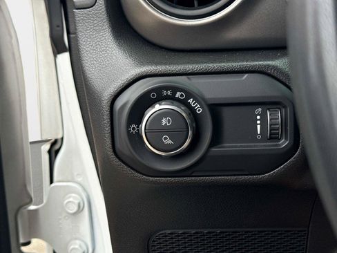 Used 2023 Jeep Gladiator Sport image 30