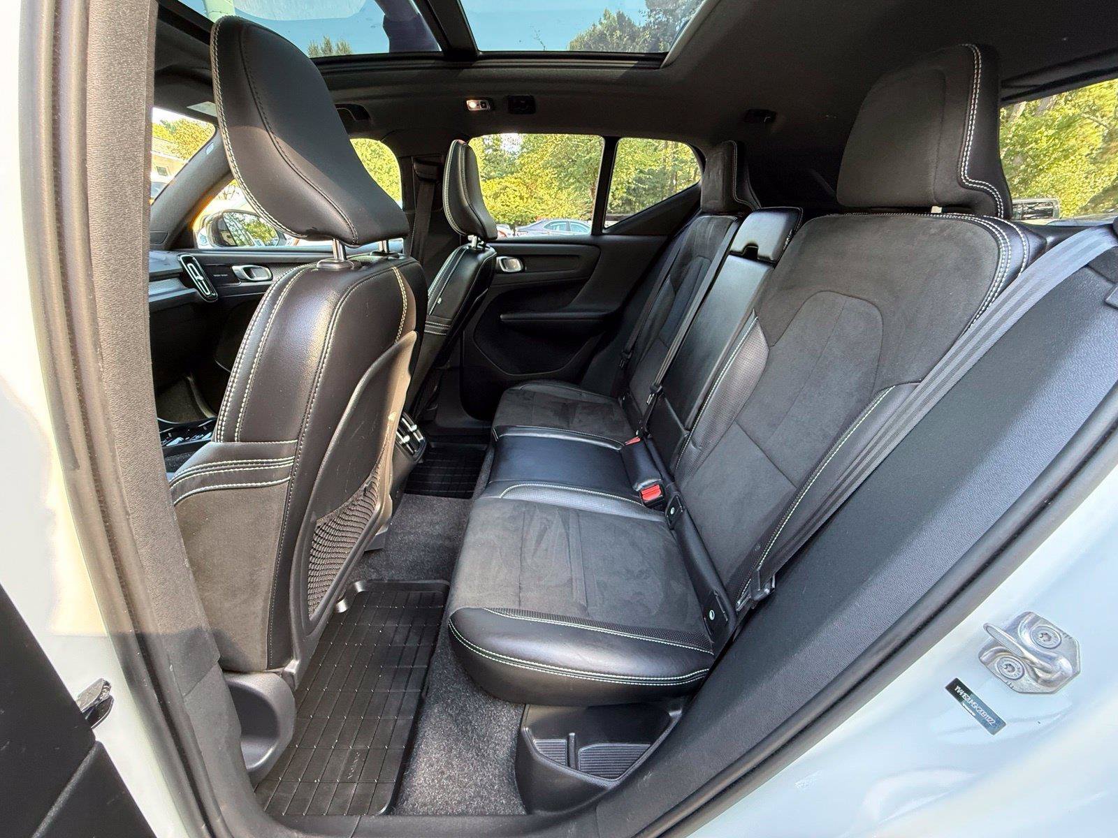 Used 2019 Volvo XC40 T5 R-Design AWD/4WD image 29