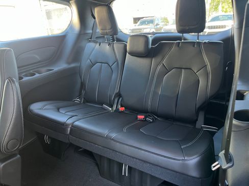New 2026 Chrysler Pacifica Select w/ S Appearance Package AWD/4WD image 25