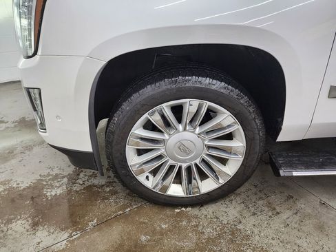 Used 2018 Cadillac Escalade ESV Platinum image 47