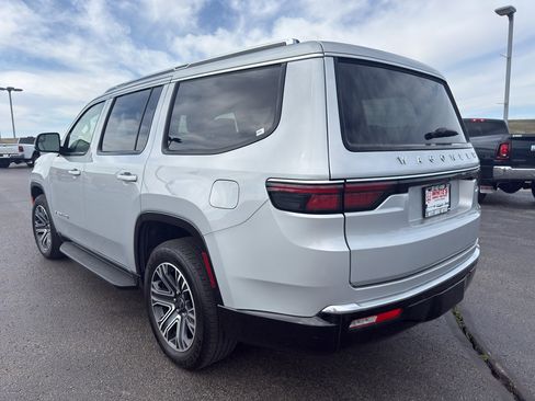 Certified 2025 Jeep Wagoneer 4WD image 7