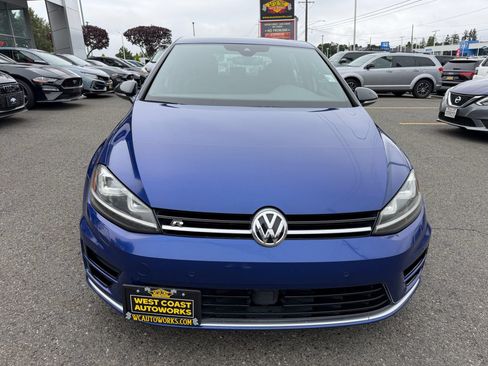 Used 2017 Volkswagen Golf 4-Door AWD/4WD image 4