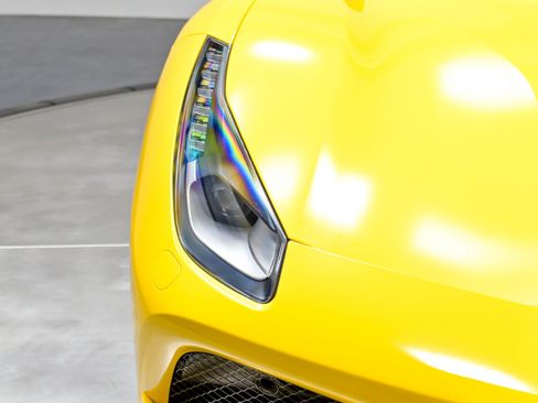 Used 2017 Ferrari 488 Spider RWD image 57