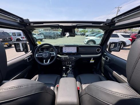 New 2026 Jeep Wrangler Unlimited Sahara AWD/4WD image 24