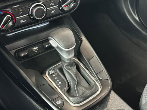 Used 2023 Kia Soul LX w/ LX Technology Package FWD image 23