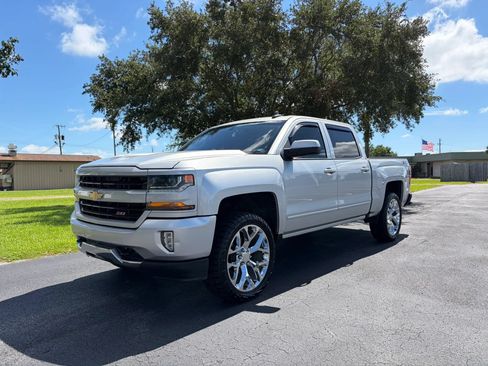 Used 2018 Chevrolet Silverado 1500 LT w/ Texas Edition AWD/4WD image 2