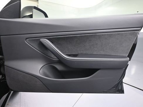 Used 2018 Tesla Model 3 Mid Range RWD image 40