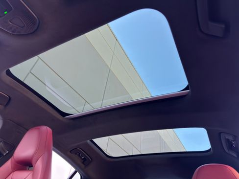 Used 2025 Porsche Panamera 4S w/ Premium Package image 12