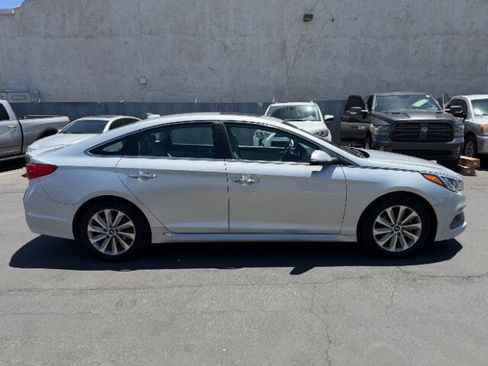Used 2016 Hyundai Sonata Sport w/ Option Group 1V FWD image 2