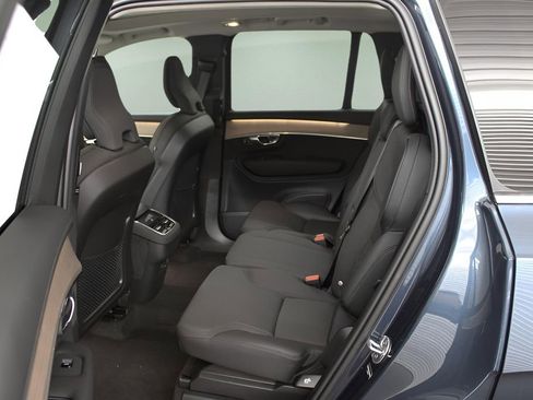 New 2025 Volvo XC90 B6 Core w/ Protection Package image 26