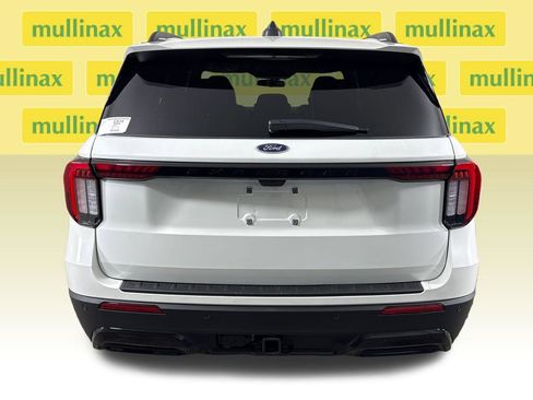 New 2026 Ford Explorer ST-Line RWD image 9