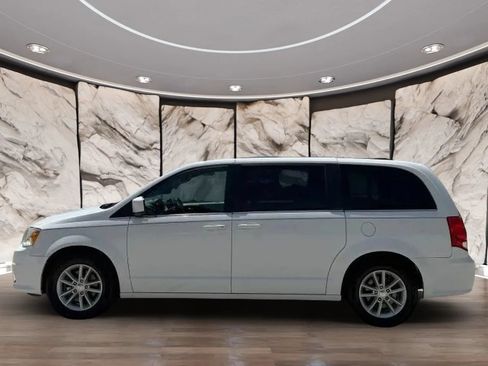 Used 2020 Dodge Grand Caravan SXT FWD image 4