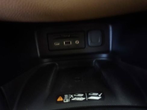 Used 2019 Chevrolet Equinox Premier FWD image 13