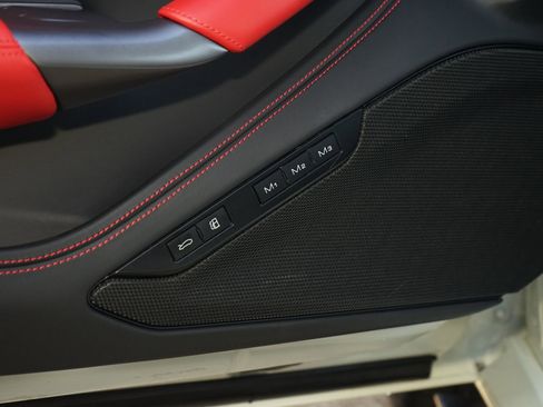 Used 2022 Ferrari F8 Tributo image 22