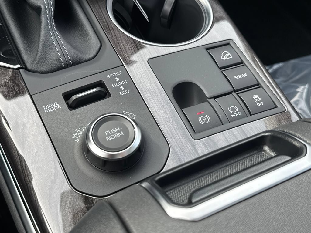 New 2026 Toyota Highlander Platinum AWD/4WD image 29
