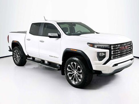 Used 2024 GMC Canyon Denali image 7