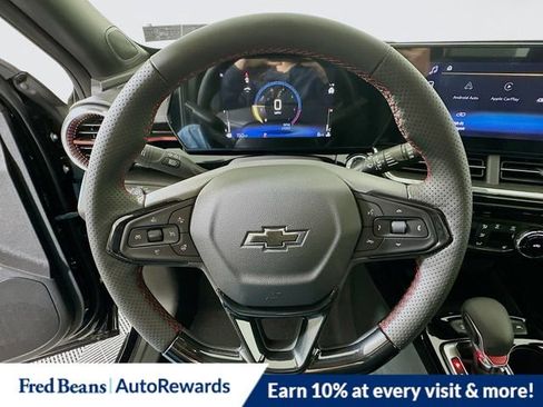 New 2025 Chevrolet Trax RS w/ Sunroof Package image 7