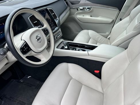 Certified 2023 Volvo XC90 T8 Plus AWD/4WD image 10