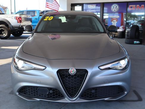 Used 2020 Alfa Romeo Giulia w/ Nero Edizione image 13