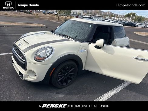 Used 2015 MINI Cooper S image 1