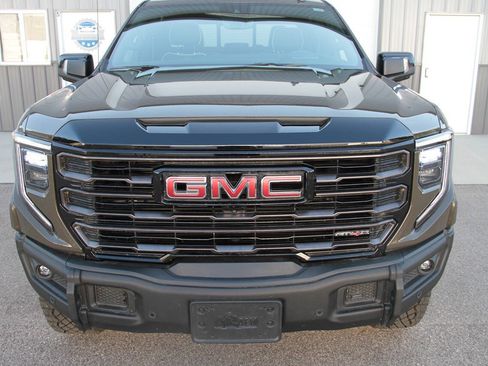 Used 2023 GMC Sierra 1500 AT4X AWD/4WD image 5