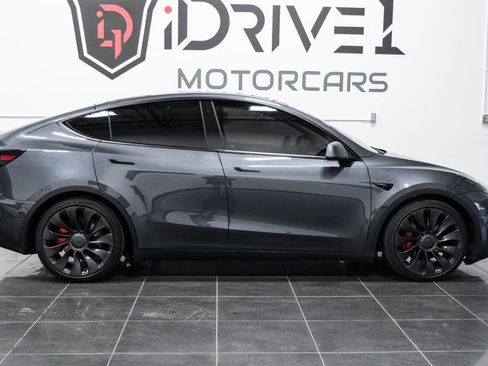 Used 2022 Tesla Model Y Performance AWD/4WD image 7